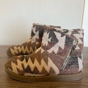 Indigo Road Moccasin Boot Slippers